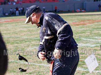 Thumbnail 3 in East Lincoln vs. Reidsville (NCHSAA 2-AA Football Final) photogallery.