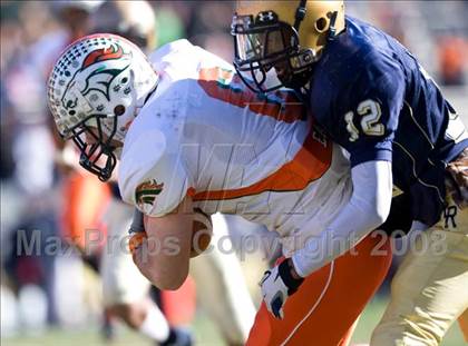 Thumbnail 3 in East Lincoln vs. Reidsville (NCHSAA 2-AA Football Final) photogallery.