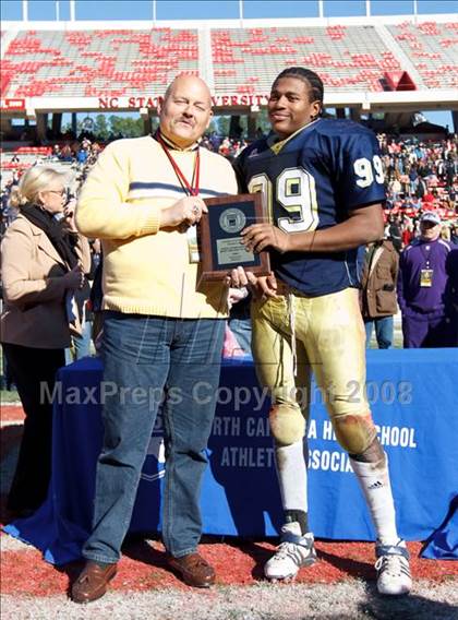 Thumbnail 2 in East Lincoln vs. Reidsville (NCHSAA 2-AA Football Final) photogallery.
