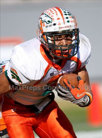 Thumbnail 2 in East Lincoln vs. Reidsville (NCHSAA 2-AA Football Final) photogallery.