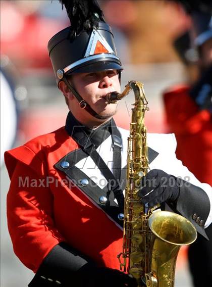 Thumbnail 1 in East Lincoln vs. Reidsville (NCHSAA 2-AA Football Final) photogallery.