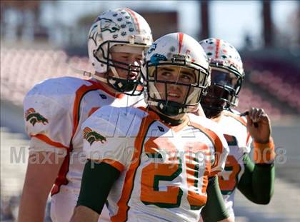 Thumbnail 3 in East Lincoln vs. Reidsville (NCHSAA 2-AA Football Final) photogallery.