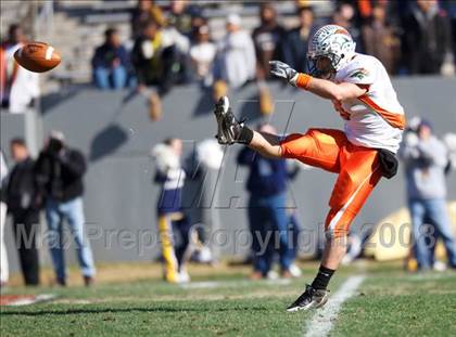 Thumbnail 2 in East Lincoln vs. Reidsville (NCHSAA 2-AA Football Final) photogallery.