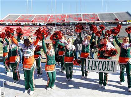Thumbnail 1 in East Lincoln vs. Reidsville (NCHSAA 2-AA Football Final) photogallery.