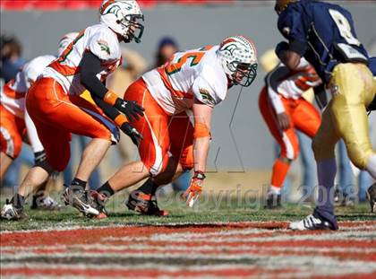 Thumbnail 1 in East Lincoln vs. Reidsville (NCHSAA 2-AA Football Final) photogallery.
