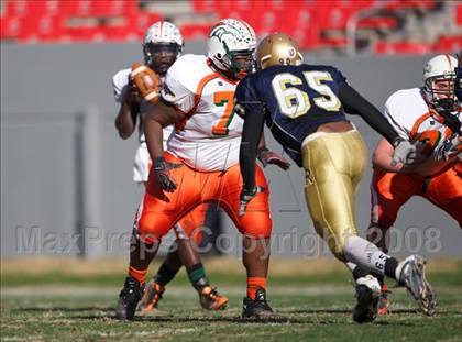 Thumbnail 3 in East Lincoln vs. Reidsville (NCHSAA 2-AA Football Final) photogallery.
