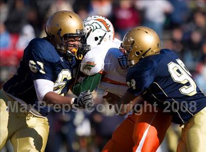 Thumbnail 1 in East Lincoln vs. Reidsville (NCHSAA 2-AA Football Final) photogallery.