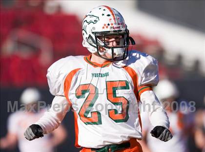 Thumbnail 3 in East Lincoln vs. Reidsville (NCHSAA 2-AA Football Final) photogallery.