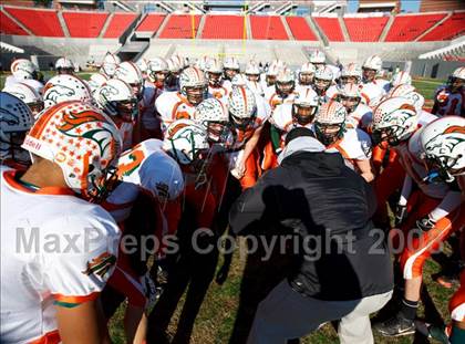 Thumbnail 1 in East Lincoln vs. Reidsville (NCHSAA 2-AA Football Final) photogallery.