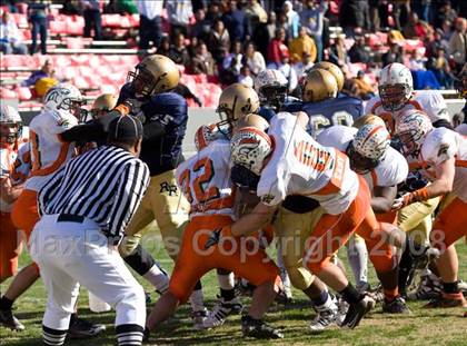 Thumbnail 1 in East Lincoln vs. Reidsville (NCHSAA 2-AA Football Final) photogallery.