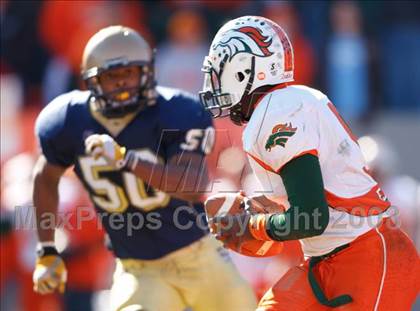 Thumbnail 2 in East Lincoln vs. Reidsville (NCHSAA 2-AA Football Final) photogallery.