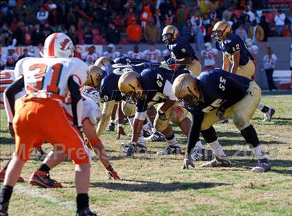 Thumbnail 3 in East Lincoln vs. Reidsville (NCHSAA 2-AA Football Final) photogallery.
