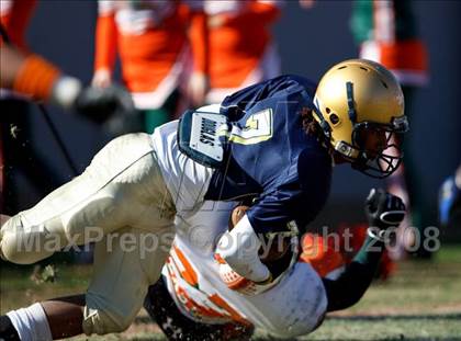 Thumbnail 3 in East Lincoln vs. Reidsville (NCHSAA 2-AA Football Final) photogallery.