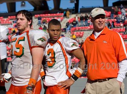 Thumbnail 1 in East Lincoln vs. Reidsville (NCHSAA 2-AA Football Final) photogallery.