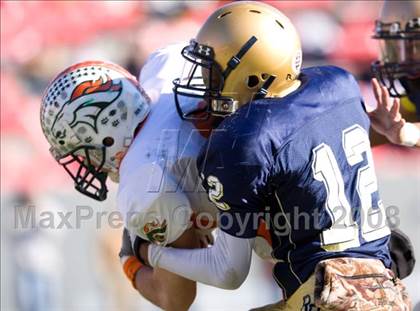 Thumbnail 1 in East Lincoln vs. Reidsville (NCHSAA 2-AA Football Final) photogallery.