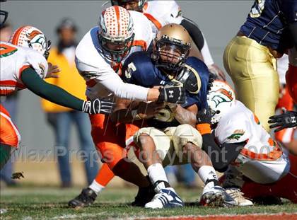Thumbnail 2 in East Lincoln vs. Reidsville (NCHSAA 2-AA Football Final) photogallery.