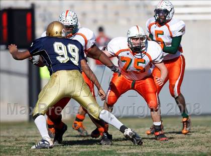 Thumbnail 2 in East Lincoln vs. Reidsville (NCHSAA 2-AA Football Final) photogallery.