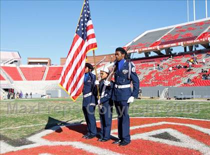 Thumbnail 2 in East Lincoln vs. Reidsville (NCHSAA 2-AA Football Final) photogallery.