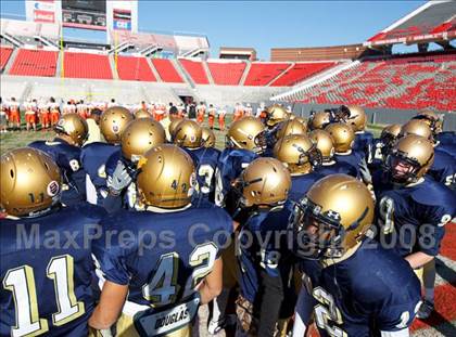 Thumbnail 1 in East Lincoln vs. Reidsville (NCHSAA 2-AA Football Final) photogallery.
