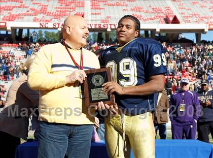 Thumbnail 1 in East Lincoln vs. Reidsville (NCHSAA 2-AA Football Final) photogallery.