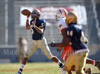 Thumbnail 1 in East Lincoln vs. Reidsville (NCHSAA 2-AA Football Final) photogallery.