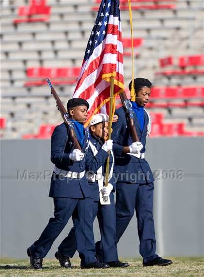 Thumbnail 1 in East Lincoln vs. Reidsville (NCHSAA 2-AA Football Final) photogallery.