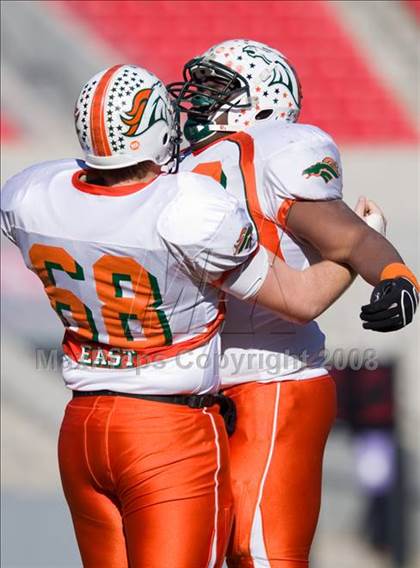 Thumbnail 2 in East Lincoln vs. Reidsville (NCHSAA 2-AA Football Final) photogallery.