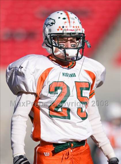 Thumbnail 2 in East Lincoln vs. Reidsville (NCHSAA 2-AA Football Final) photogallery.