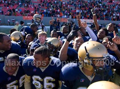 Thumbnail 2 in East Lincoln vs. Reidsville (NCHSAA 2-AA Football Final) photogallery.