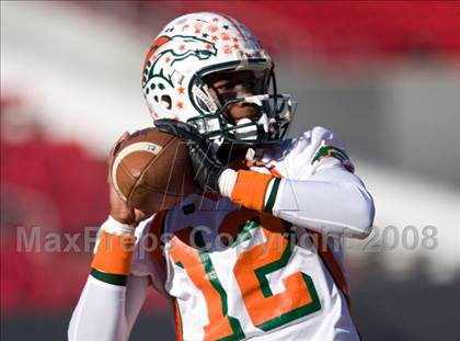 Thumbnail 1 in East Lincoln vs. Reidsville (NCHSAA 2-AA Football Final) photogallery.