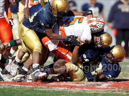 Thumbnail 3 in East Lincoln vs. Reidsville (NCHSAA 2-AA Football Final) photogallery.