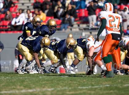 Thumbnail 3 in East Lincoln vs. Reidsville (NCHSAA 2-AA Football Final) photogallery.