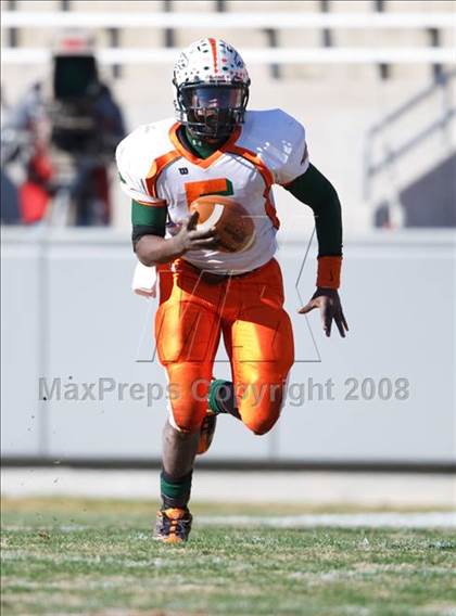 Thumbnail 1 in East Lincoln vs. Reidsville (NCHSAA 2-AA Football Final) photogallery.