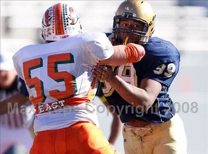 Thumbnail 2 in East Lincoln vs. Reidsville (NCHSAA 2-AA Football Final) photogallery.
