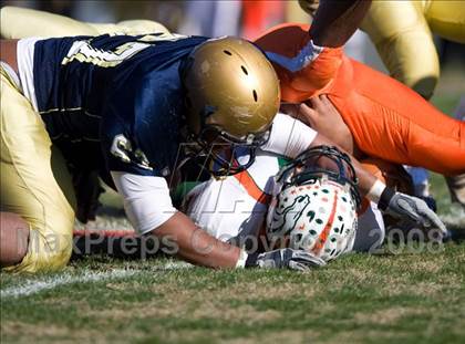 Thumbnail 3 in East Lincoln vs. Reidsville (NCHSAA 2-AA Football Final) photogallery.