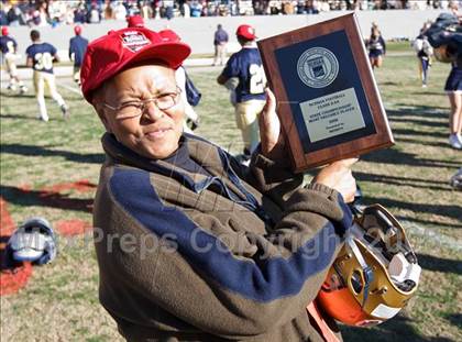 Thumbnail 1 in East Lincoln vs. Reidsville (NCHSAA 2-AA Football Final) photogallery.