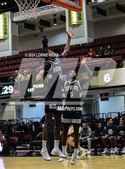 Thumbnail 2 in John Bowne vs Iona Prep (Pubic vs Catholic Hoops Showdown) photogallery.