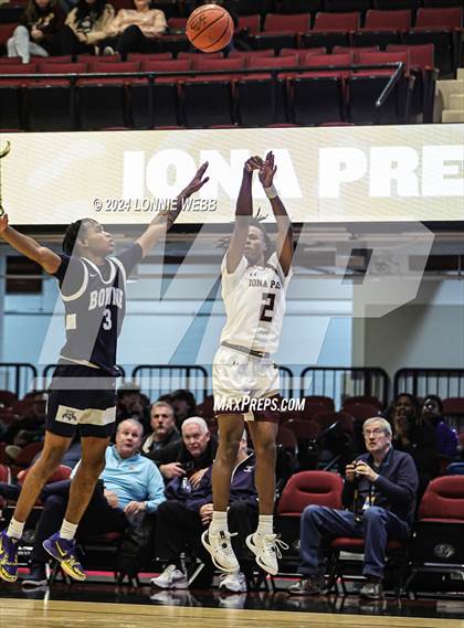 Thumbnail 3 in John Bowne vs Iona Prep (Pubic vs Catholic Hoops Showdown) photogallery.