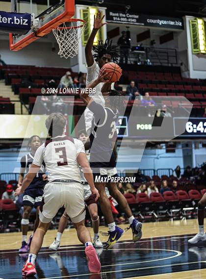 Thumbnail 2 in John Bowne vs Iona Prep (Pubic vs Catholic Hoops Showdown) photogallery.
