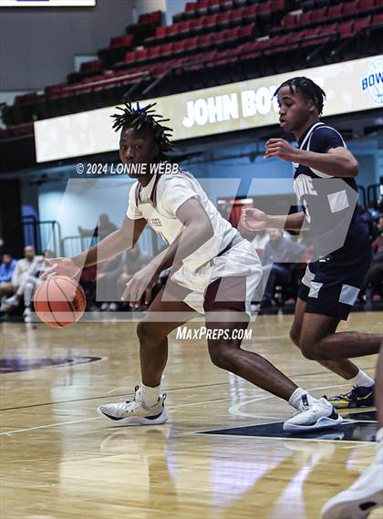 Thumbnail 2 in John Bowne vs Iona Prep (Pubic vs Catholic Hoops Showdown) photogallery.