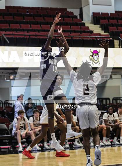 Thumbnail 2 in John Bowne vs Iona Prep (Pubic vs Catholic Hoops Showdown) photogallery.