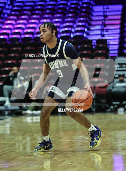 Thumbnail 3 in John Bowne vs Iona Prep (Pubic vs Catholic Hoops Showdown) photogallery.
