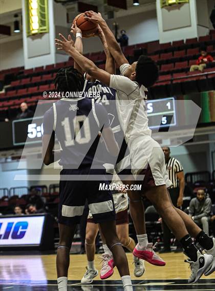 Thumbnail 1 in John Bowne vs Iona Prep (Pubic vs Catholic Hoops Showdown) photogallery.