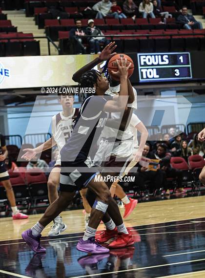 Thumbnail 2 in John Bowne vs Iona Prep (Pubic vs Catholic Hoops Showdown) photogallery.