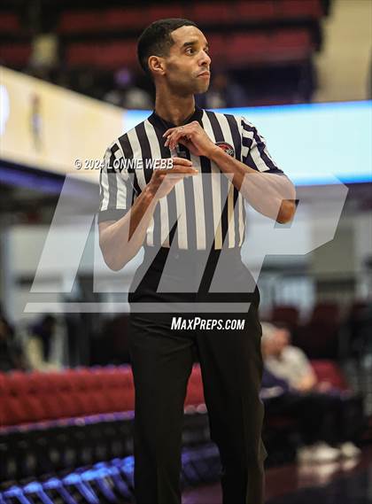 Thumbnail 2 in John Bowne vs Iona Prep (Pubic vs Catholic Hoops Showdown) photogallery.