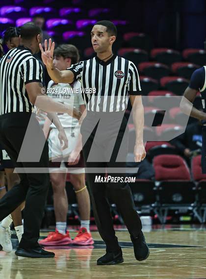 Thumbnail 2 in John Bowne vs Iona Prep (Pubic vs Catholic Hoops Showdown) photogallery.