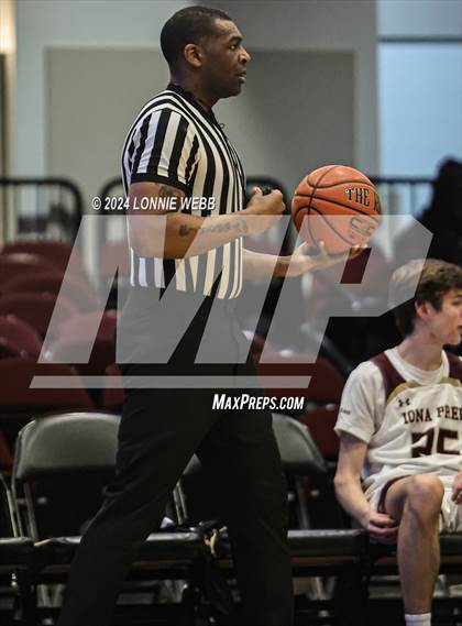 Thumbnail 2 in John Bowne vs Iona Prep (Pubic vs Catholic Hoops Showdown) photogallery.