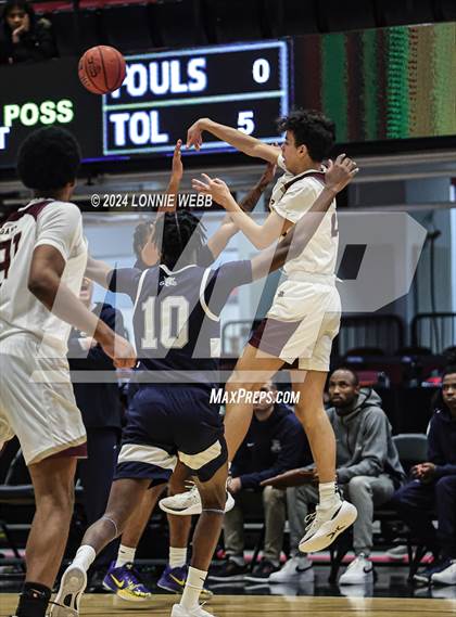 Thumbnail 1 in John Bowne vs Iona Prep (Pubic vs Catholic Hoops Showdown) photogallery.