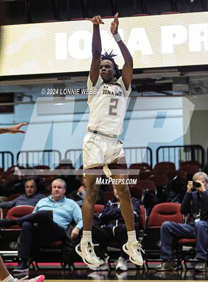 Thumbnail 1 in John Bowne vs Iona Prep (Pubic vs Catholic Hoops Showdown) photogallery.