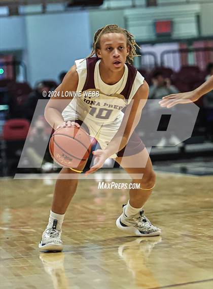 Thumbnail 2 in John Bowne vs Iona Prep (Pubic vs Catholic Hoops Showdown) photogallery.